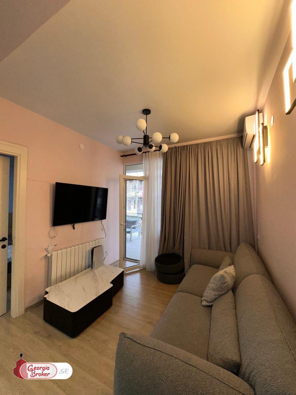 продается квартира с новым ремонтом 3-комнаты